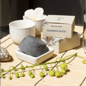 Jabón de carbón activado
